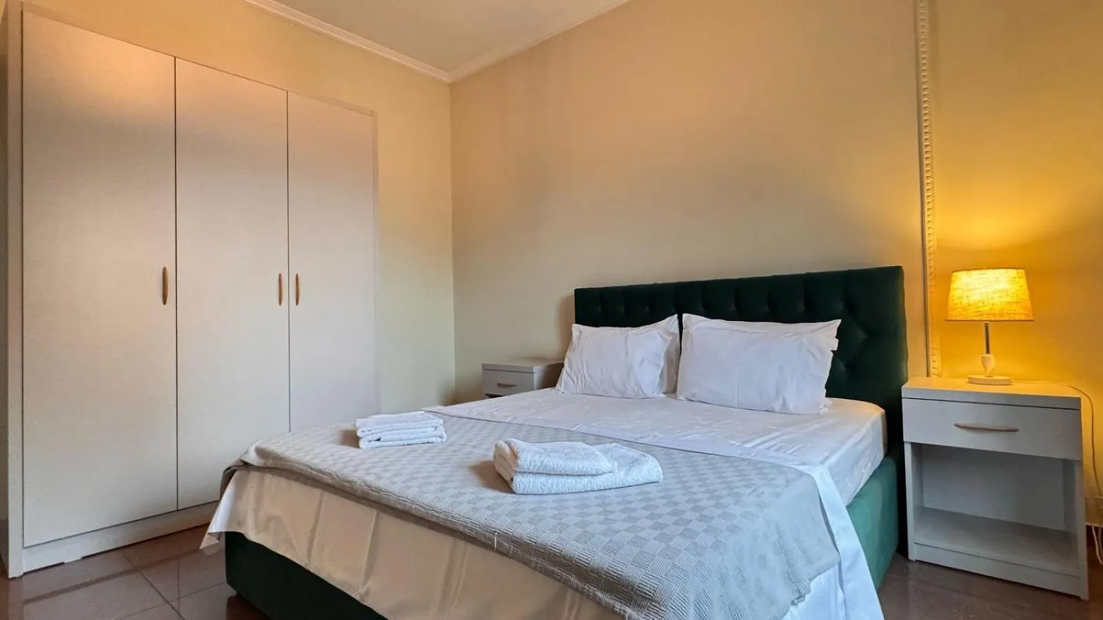 Apartment At Pazari Ri Tirana Albánia